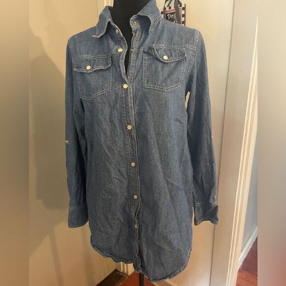 Source Unknown Tops - Women’s HAN MEIZHILIAN denim button-down dress shirt. Size medium
